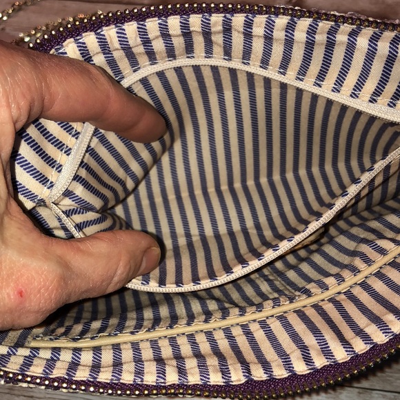 “Urban Expressions” beautiful floral texture bag/clutch w/removable chain NWOT - Picture 8 of 9